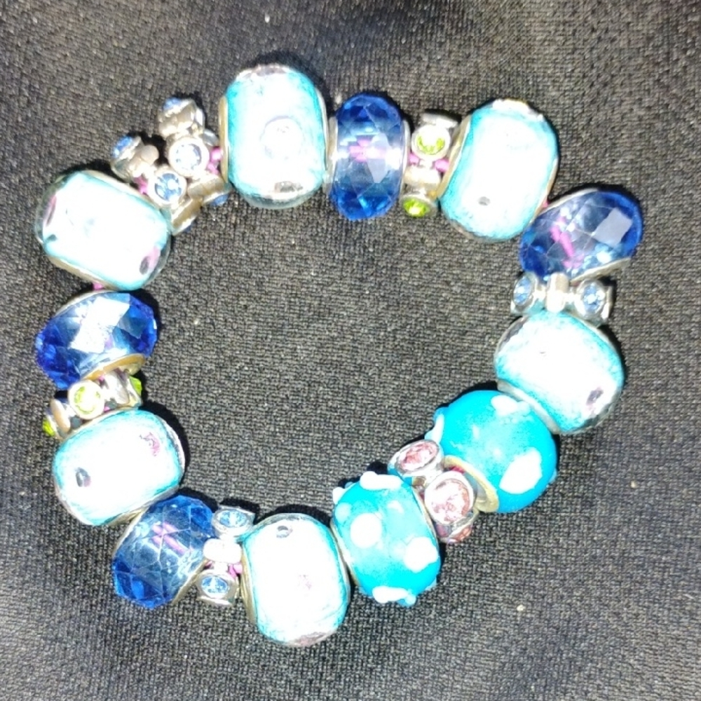 Elegant Blue and Silver Beaded Bracelet